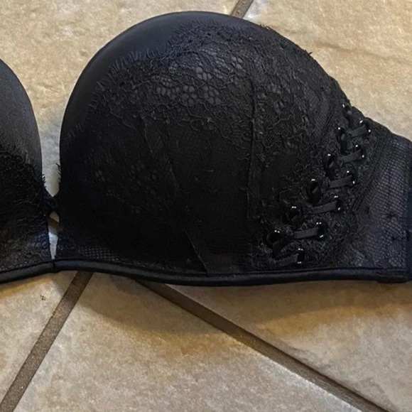 New BOMBSHELL Add-2-Cups Strapless Lace Up Chantilly Lace Black Push-Up Bra 32B - Picture 3 of 5